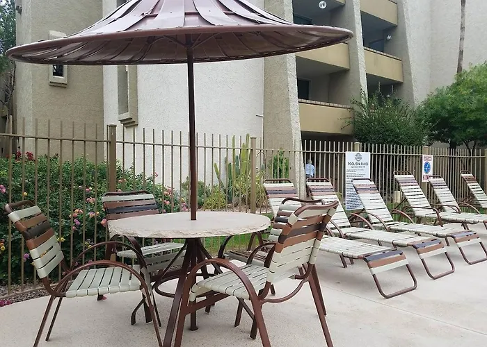 Chic With Parking Spot - Minutes To Old Town! Apartment *