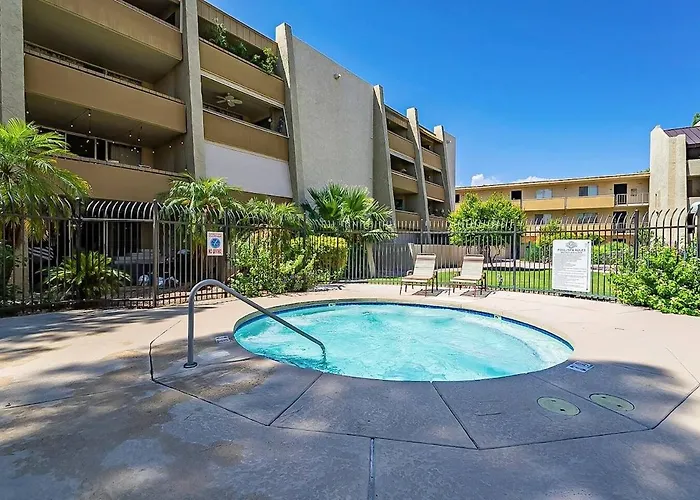 Chic With Parking Spot - Minutes To Old Town! *