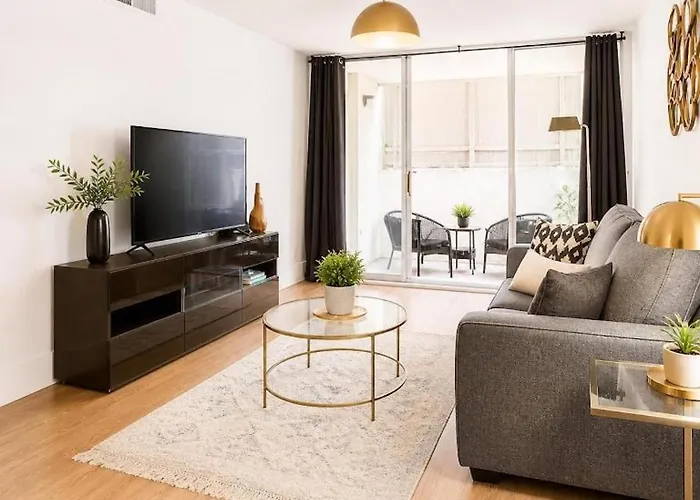 Apartment Chic With Parking Spot - Minutes To Old Town!