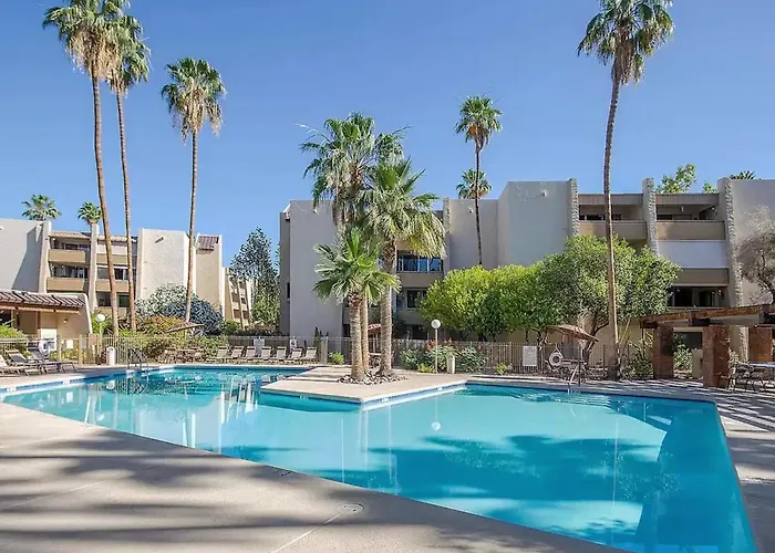 Chic With Parking Spot - Minutes To Old Town! Apartment *